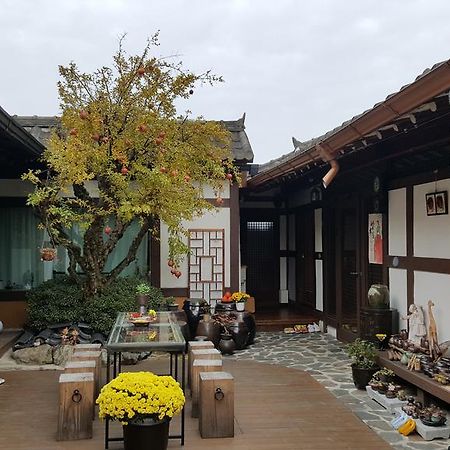 Inyeon Hanok Guesthouse Jeonju Exterior photo