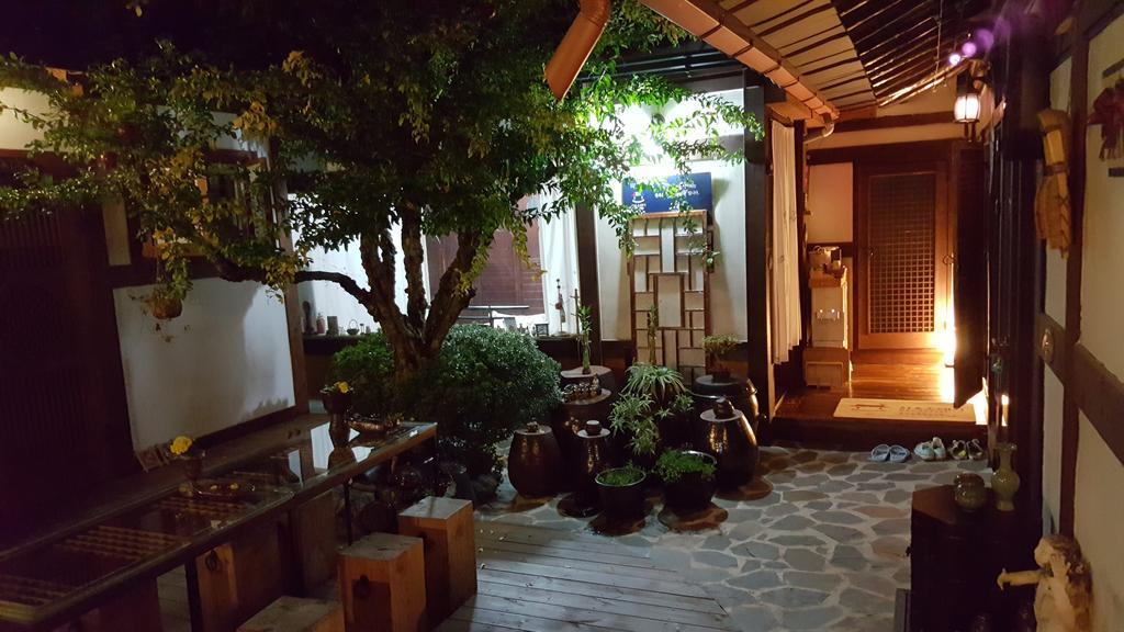 Inyeon Hanok Guesthouse Jeonju Exterior photo