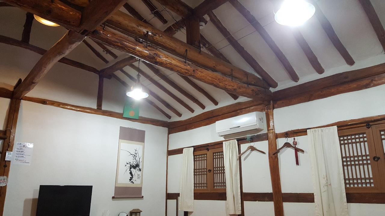Inyeon Hanok Guesthouse Jeonju Exterior photo