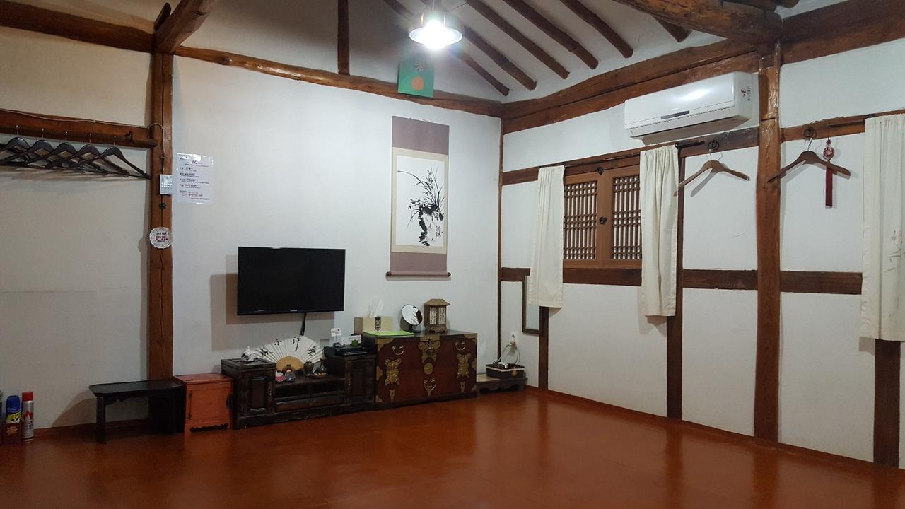 Inyeon Hanok Guesthouse Jeonju Exterior photo