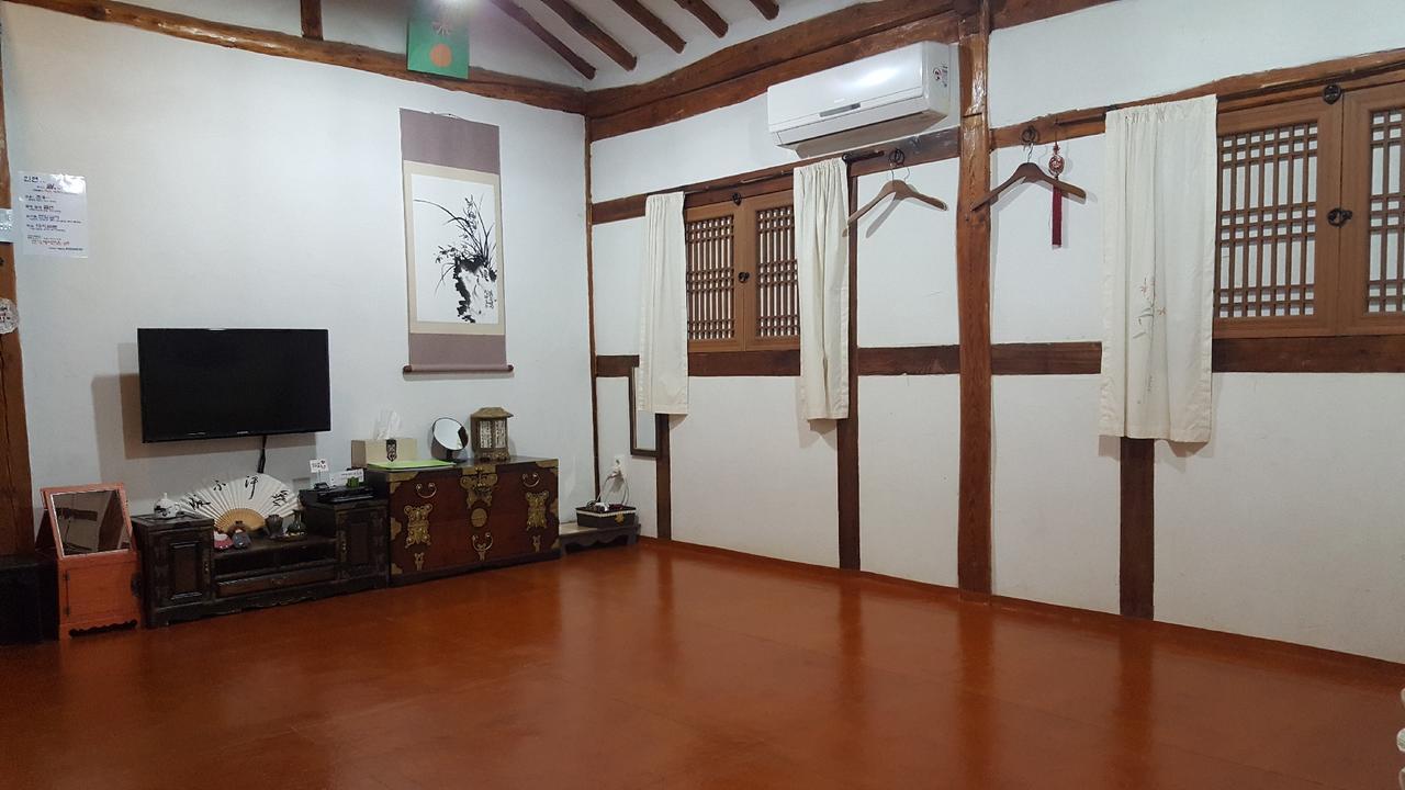 Inyeon Hanok Guesthouse Jeonju Exterior photo
