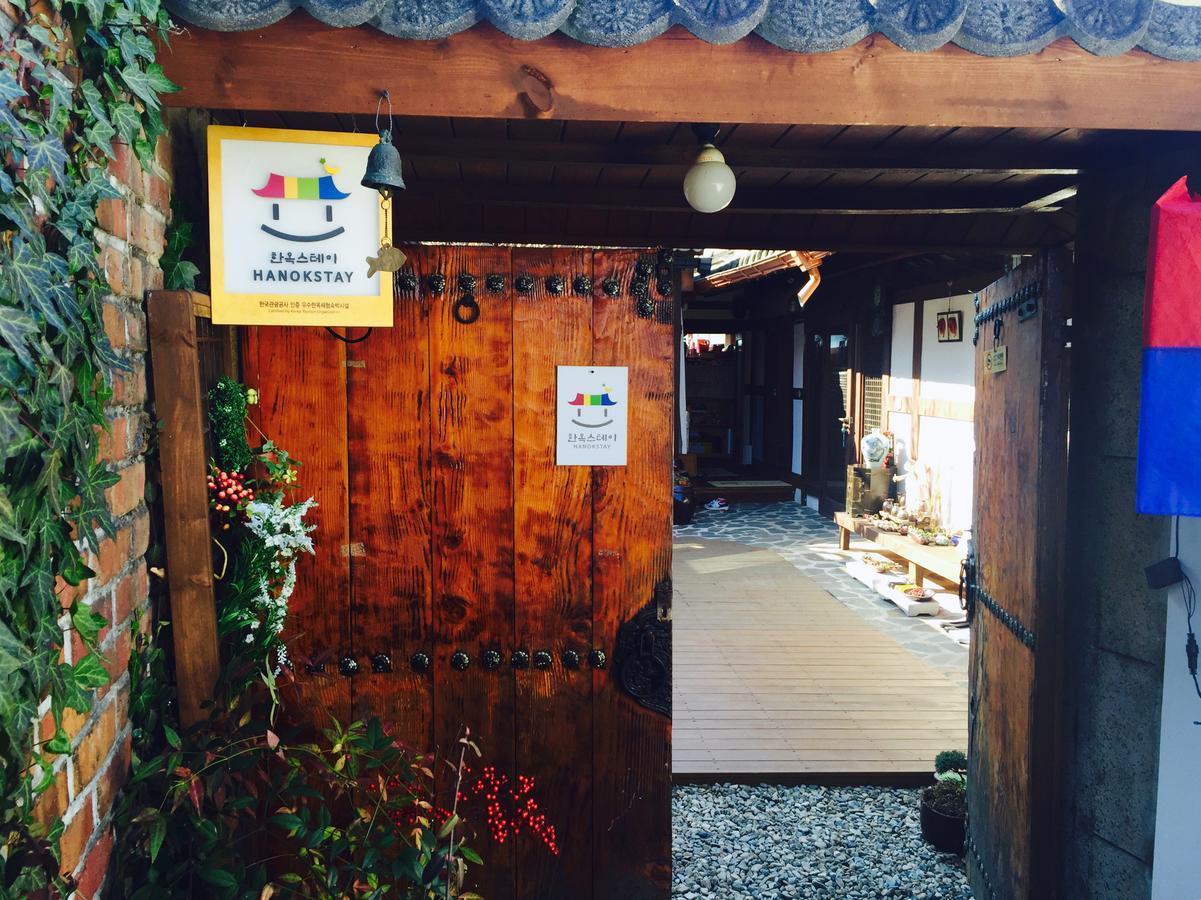 Inyeon Hanok Guesthouse Jeonju Exterior photo