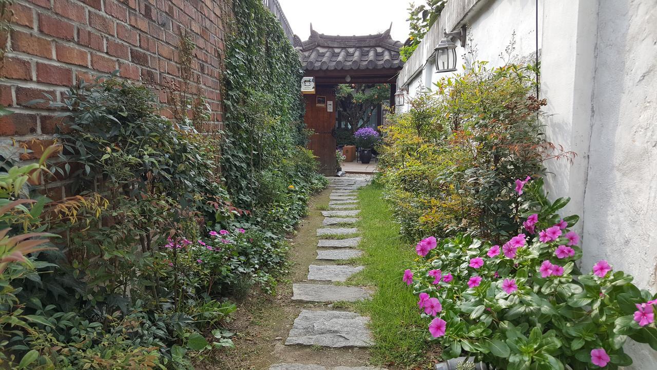 Inyeon Hanok Guesthouse Jeonju Exterior photo