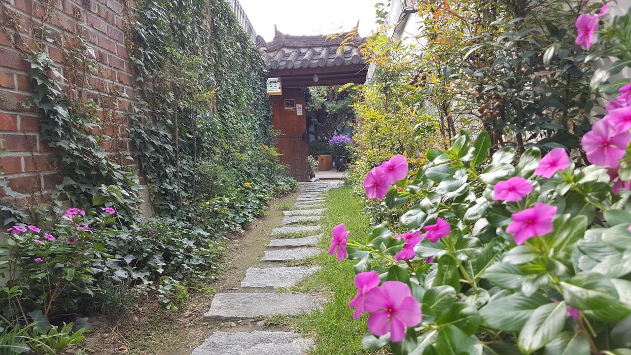 Inyeon Hanok Guesthouse Jeonju Exterior photo