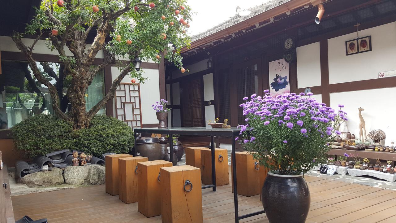 Inyeon Hanok Guesthouse Jeonju Exterior photo